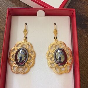 Elegant Gold and Black Dangle Vintage Earrings